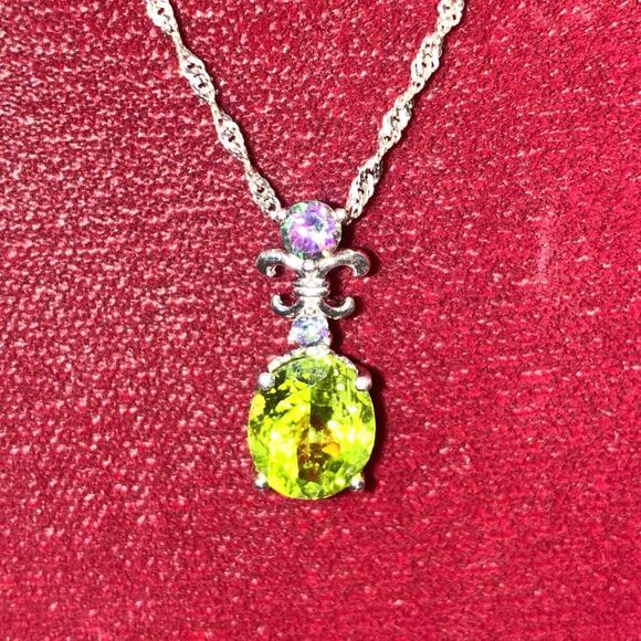 Sterling Silver Designer DK Green Peridot Stone W/ Chain - Picture 1 of 6